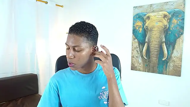 Snapshot of maiki18_ chatting on December 1, 2025, 9:04 pm maiki18 online show from December 1, 2025, 9:04 pm