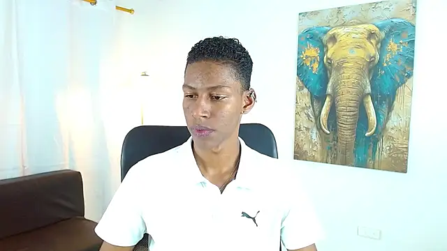 Snapshot of maiki18_ chatting on December 4, 2025, 8:52 pm maiki18 online show from December 4, 2025, 8:52 pm