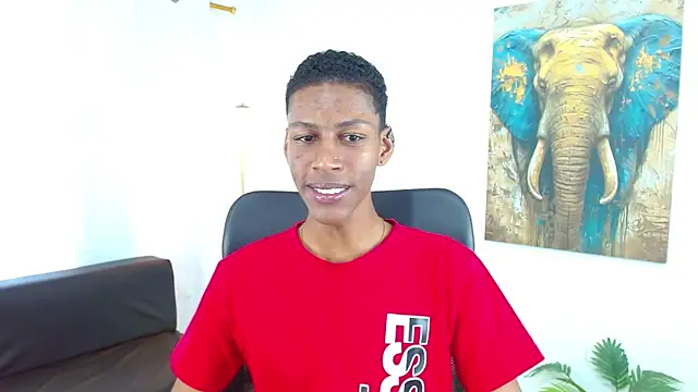 maiki18  online show from December 17, 2025, 8:36 pm