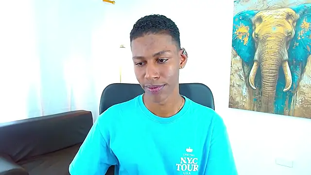 Snapshot of maiki18_ chatting on November 26, 2025, 8:31 pm maiki18 online show from November 26, 2025, 8:31 pm