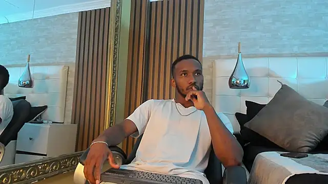 Snapshot of JamesParck chatting on April 9, 2026, 7:42 pm JamesParck online show from April 9, 2026, 7:42 pm