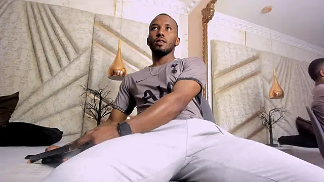 Snapshot of JamesParck chatting on March 4, 2026, 11:01 pm JamesParck online show from March 4, 2026, 11:01 pm