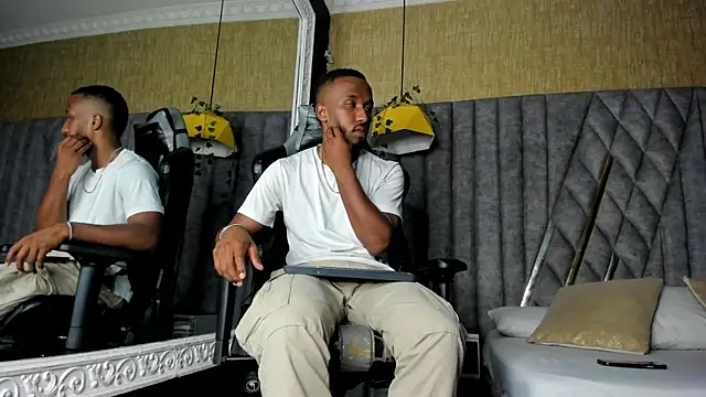 Snapshot of JamesParck chatting on March 17, 2026, 11:41 pm JamesParck online show from March 17, 2026, 11:41 pm