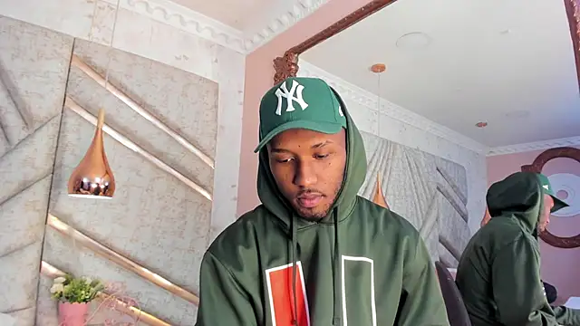 JamesParck online show from March 12, 2025, 12:04 pm