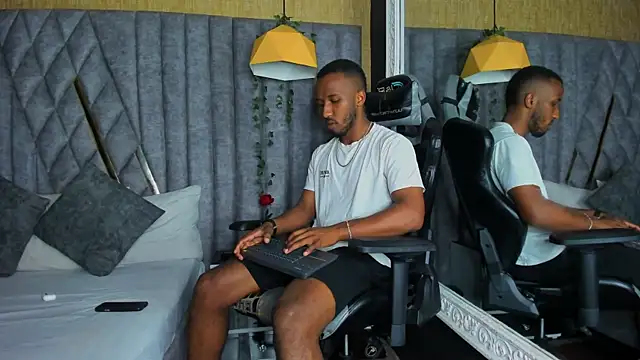 Snapshot of JamesParck chatting on March 5, 2026, 11:10 pm JamesParck online show from March 5, 2026, 11:10 pm