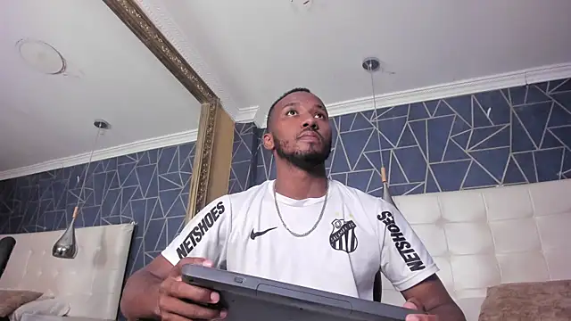 Snapshot of JamesParck chatting on April 4, 2026, 10:05 pm JamesParck online show from April 4, 2026, 10:05 pm