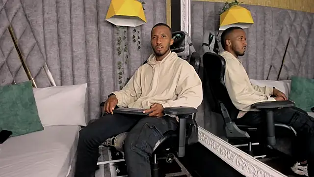 Snapshot of JamesParck chatting on March 3, 2026, 11:45 pm JamesParck online show from March 3, 2026, 11:45 pm