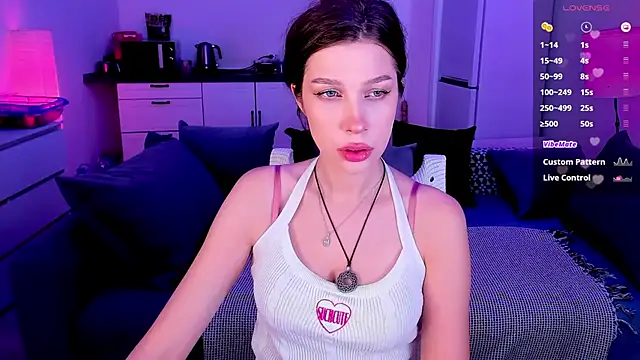 Snapshot of tenderdreams chatting on November 2, 2025, 5:18 pm tenderdreams online show from November 2, 2025, 5:18 pm