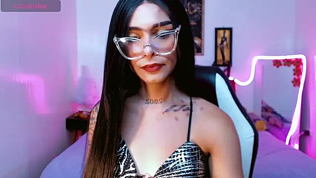 Snapshot of AdharaaMoon chatting on December 3, 2025, 7:24 pm AdharaaMoon online show from December 3, 2025, 7:24 pm