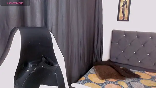 Snapshot of AdharaaMoon chatting on October 25, 2025, 7:14 pm AdharaaMoon online show from October 25, 2025, 7:14 pm