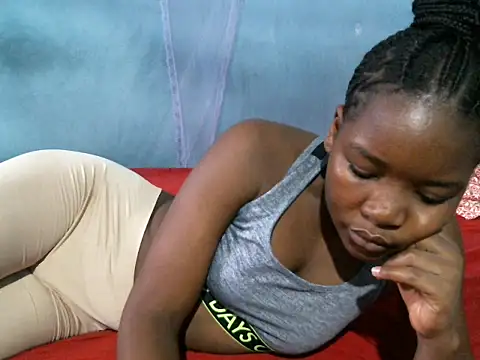 cocolicky online show from December 2, 2025, 9:33 am