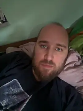 Snapshot of aronion123 chatting on October 17, 2025, 1:02 pm aronion123 online show from October 17, 2025, 1:02 pm