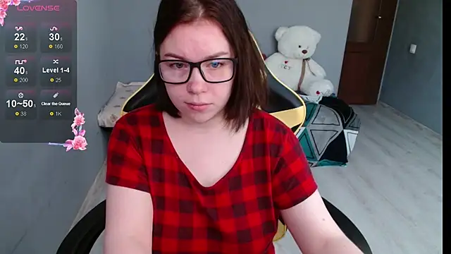 Emily Amorre online show from September 25, 2025, 1:11 am