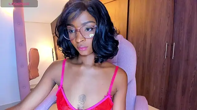 Snapshot of alikahouston4 chatting on May 18, 2026, 5:34 am alikahouston4 online show from May 18, 2026, 5:34 am