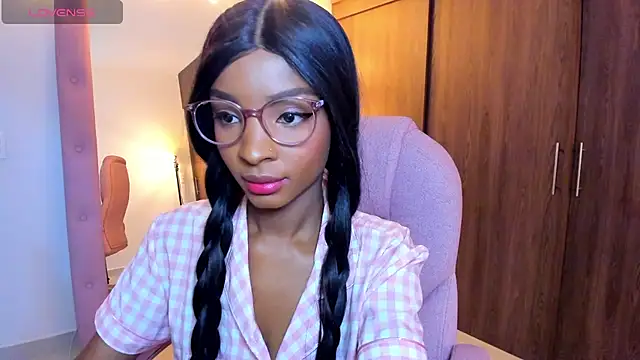 Snapshot of alikahouston4 chatting on April 20, 2026, 7:44 am alikahouston4 online show from April 20, 2026, 7:44 am
