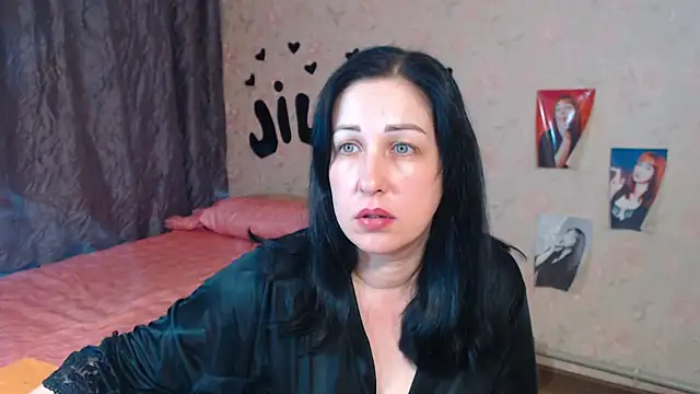 Snapshot of JillStevens chatting on November 15, 2025, 8:02 pm JillStevens online show from November 15, 2025, 8:02 pm