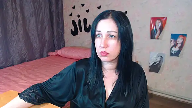 Snapshot of JillStevens chatting on November 12, 2025, 9:29 pm JillStevens online show from November 12, 2025, 9:29 pm