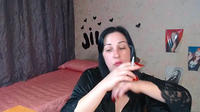 Snapshot of JillStevens chatting on October 7, 2025, 5:19 am JillStevens online show from October 7, 2025, 5:19 am