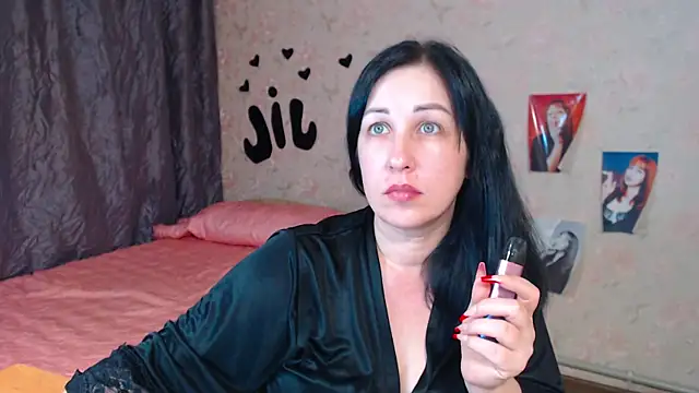 JillStevens online show from November 21, 2025, 4:00 am