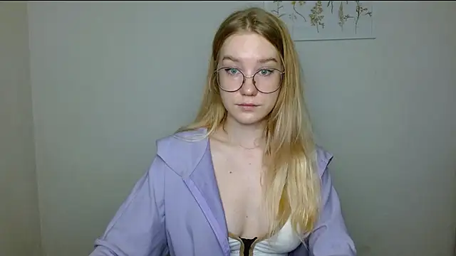 cindi hot online show from November 3, 2025, 10:08 am