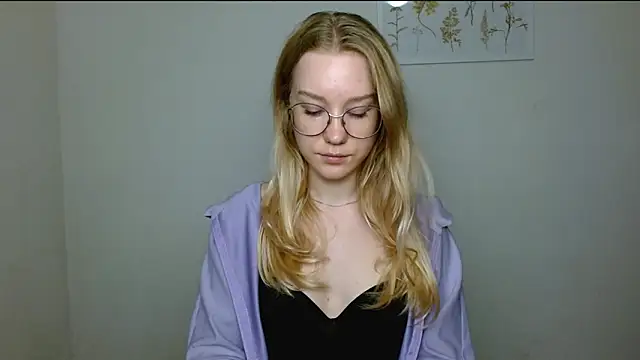 cindi hot online show from October 7, 2025, 11:44 am