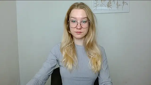 cindi hot online show from September 25, 2025, 10:32 am