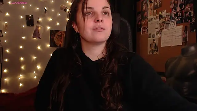 Saya sweet online show from October 11, 2025, 9:38 pm