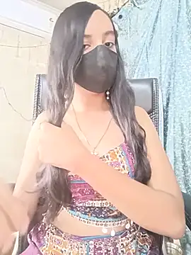 Snapshot of Parinaaz18 chatting on August 3, 2026, 12:22 pm Parinaaz18 online show from August 3, 2026, 12:22 pm