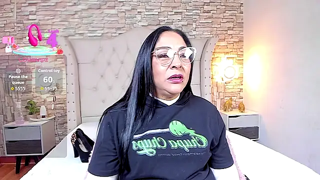 Snapshot of Gina_Myers chatting on October 11, 2025, 12:39 pm Gina Myers online show from October 11, 2025, 12:39 pm