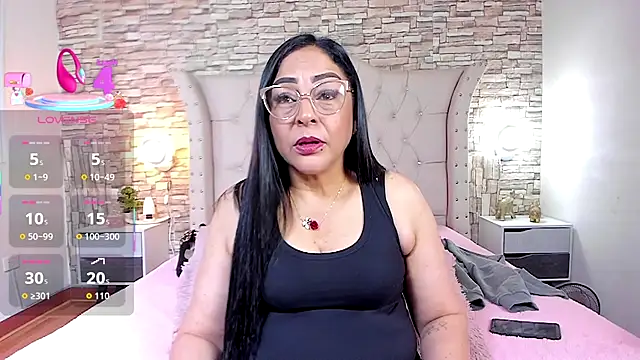 Snapshot of Gina_Myers chatting on October 10, 2025, 12:17 pm Gina Myers online show from October 10, 2025, 12:17 pm