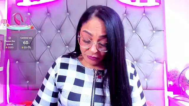 Snapshot of Gina_Myers chatting on November 12, 2025, 12:53 pm Gina Myers online show from November 12, 2025, 12:53 pm