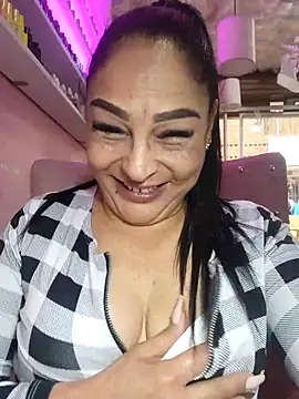 Snapshot of Gina_Myers chatting on November 20, 2025, 7:36 pm Gina Myers online show from November 20, 2025, 7:36 pm