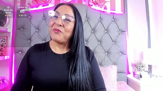 Snapshot of Gina_Myers chatting on October 20, 2025, 12:38 pm Gina Myers online show from October 20, 2025, 12:38 pm