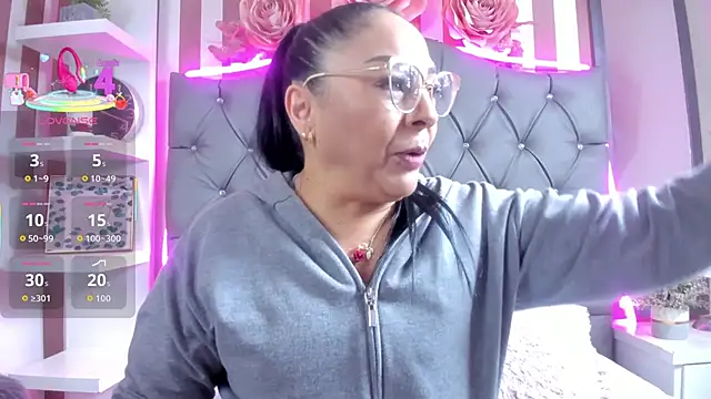 Snapshot of Gina_Myers chatting on October 19, 2025, 12:52 pm Gina Myers online show from October 19, 2025, 12:52 pm