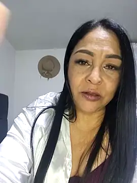 Snapshot of Gina_Myers chatting on November 29, 2025, 12:44 am Gina Myers online show from November 29, 2025, 12:44 am