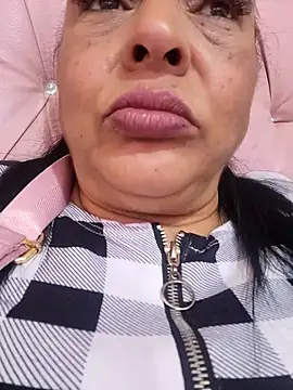 Snapshot of Gina_Myers chatting on December 3, 2025, 6:07 pm Gina Myers online show from December 3, 2025, 6:07 pm