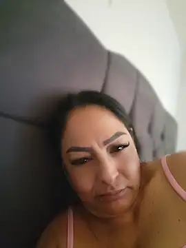 Snapshot of Gina_Myers chatting on August 2, 2026, 8:17 pm Gina Myers online show from August 2, 2026, 8:17 pm