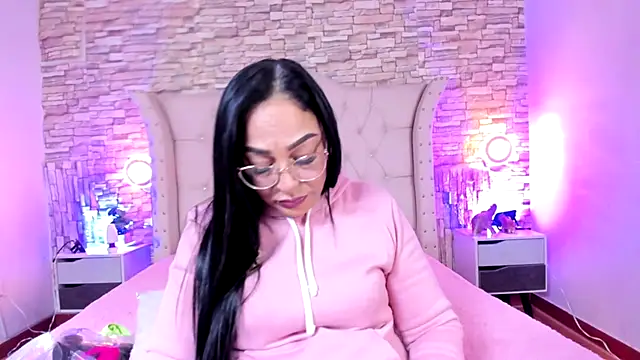 Snapshot of Gina_Myers chatting on November 30, 2025, 12:39 pm Gina Myers online show from November 30, 2025, 12:39 pm