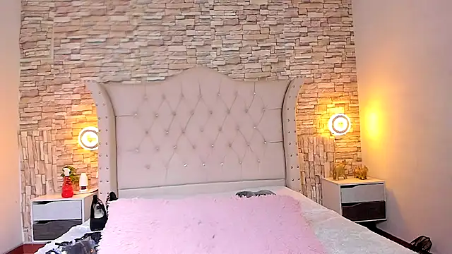 Snapshot of Gina_Myers chatting on October 17, 2025, 12:29 pm Gina Myers online show from October 17, 2025, 12:29 pm