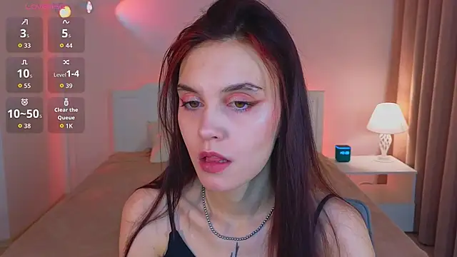 SusieMorris online show from November 11, 2025, 2:06 am