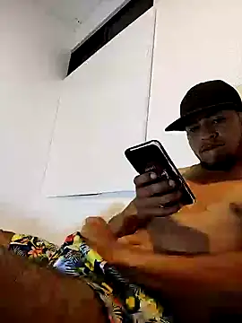 Snapshot of sexylatino22 chatting on December 28, 2024, 5:55 am sexylatino22 online show from December 28, 2024, 5:55 am