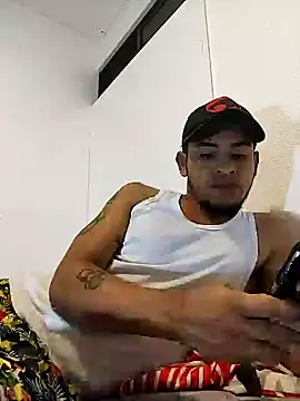 Snapshot of sexylatino22 chatting on January 3, 2025, 3:49 am sexylatino22 online show from January 3, 2025, 3:49 am