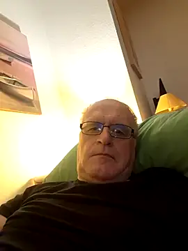 Milkasahne64 online show from December 20, 2025, 7:11 am