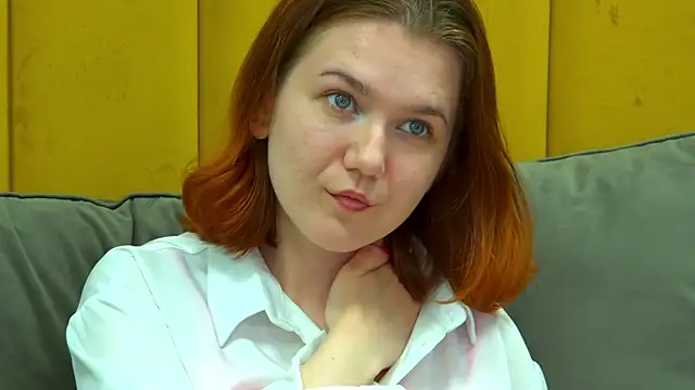 Snapshot of LessySmith chatting on March 21, 2026, 4:25 am LessySmith online show from March 21, 2026, 4:25 am