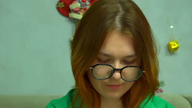 Snapshot of LessySmith chatting on December 13, 2025, 8:04 pm LessySmith online show from December 13, 2025, 8:04 pm