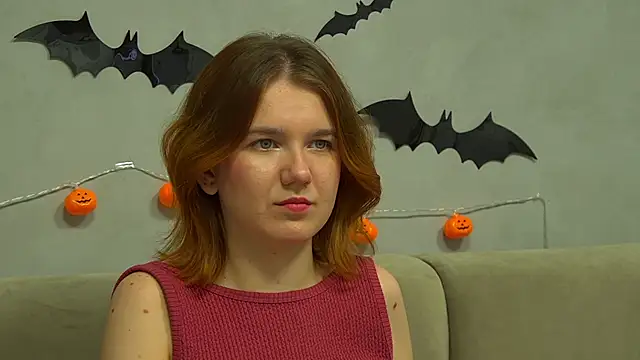 Snapshot of LessySmith chatting on November 2, 2025, 4:34 pm LessySmith online show from November 2, 2025, 4:34 pm