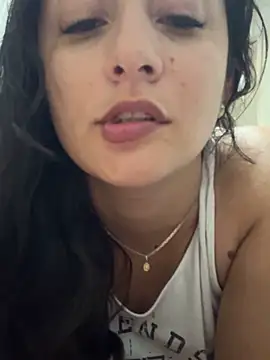 Snapshot of alina_martinelli chatting on October 14, 2025, 11:47 pm alina martinelli online show from October 14, 2025, 11:47 pm