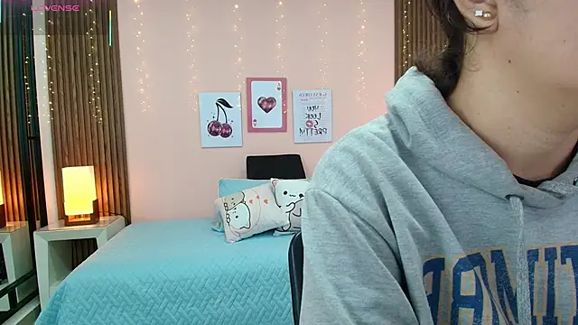 Snapshot of alina_martinelli chatting on December 5, 2025, 11:09 am alina martinelli online show from December 5, 2025, 11:09 am