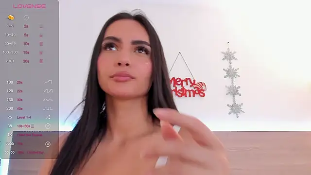 Snapshot of kareena_basu chatting on December 16, 2025, 6:34 pm kareena basu online show from December 16, 2025, 6:34 pm