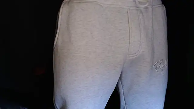 Snapshot of MASTERMONEY chatting on October 13, 2025, 8:32 pm MASTERMONEY online show from October 13, 2025, 8:32 pm